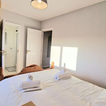 Cosy 3 Bedroom All Ensuites Galway Exteriör bild