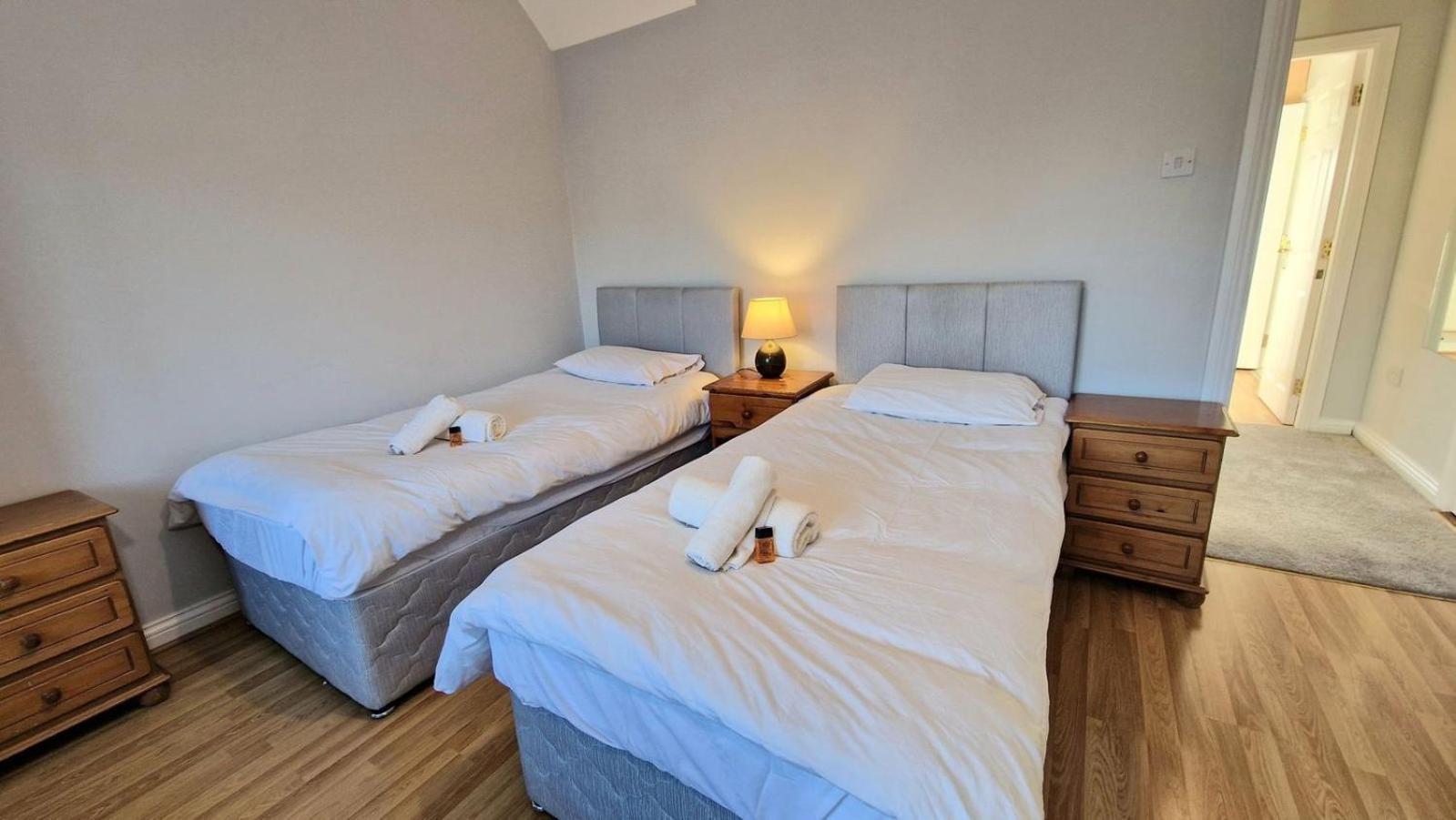 Cosy 3 Bedroom All Ensuites Galway Exteriör bild