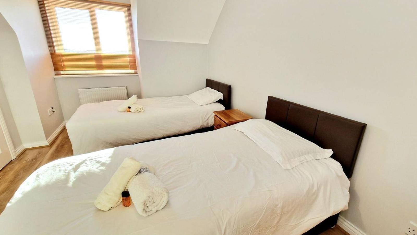 Cosy 3 Bedroom All Ensuites Galway Exteriör bild
