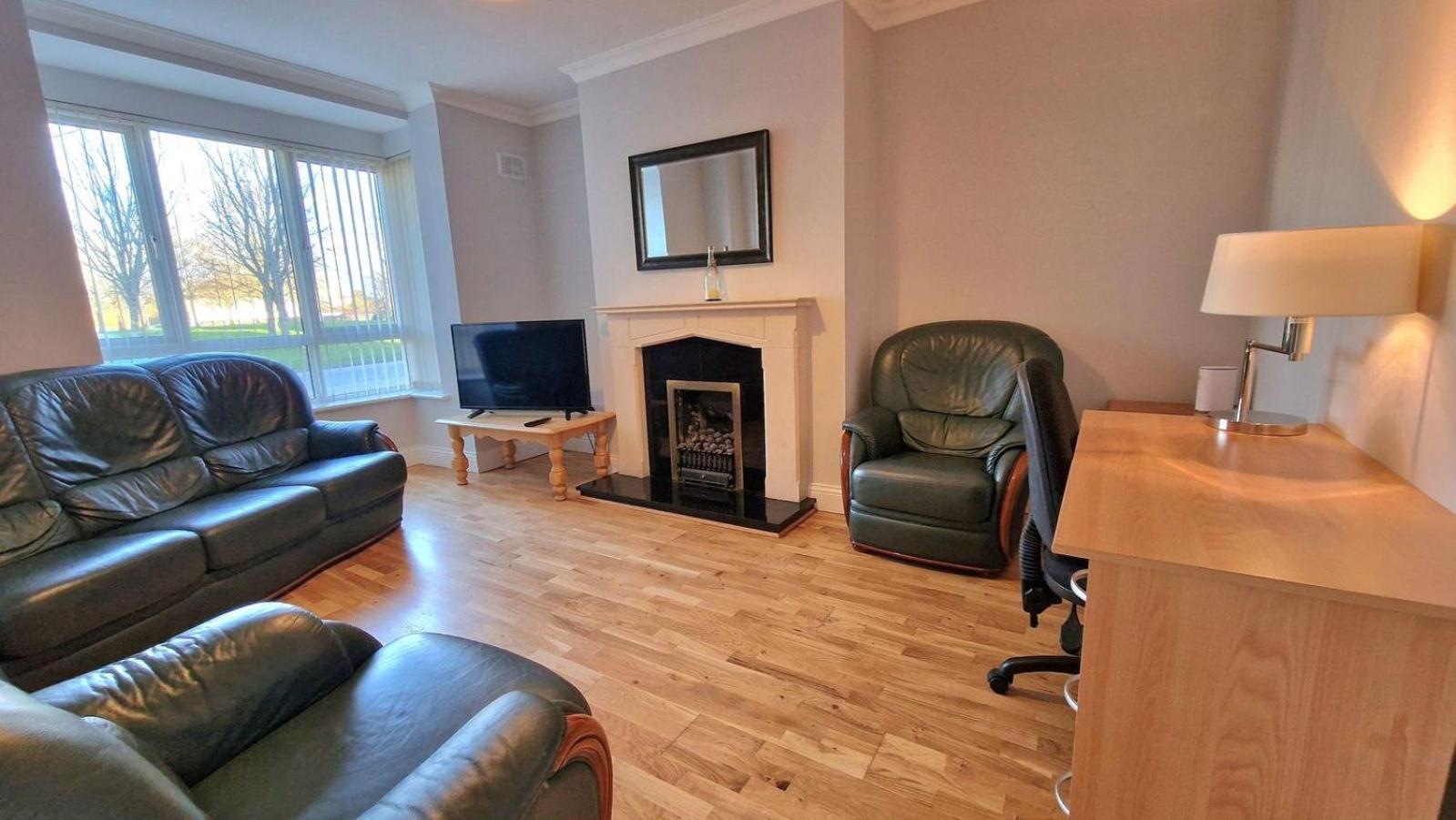 Cosy 3 Bedroom All Ensuites Galway Exteriör bild